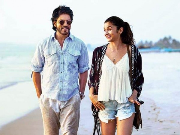 Dear Zindagi 2nd day box office collection: Alia Bhatt, Shah Rukh Khan film shows good jump on Saturday. Pictured: Dear Zindagi Dear Zindagi