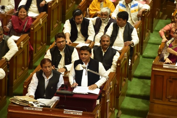 pay commission up akhilesh yadav elections up assembly 2017