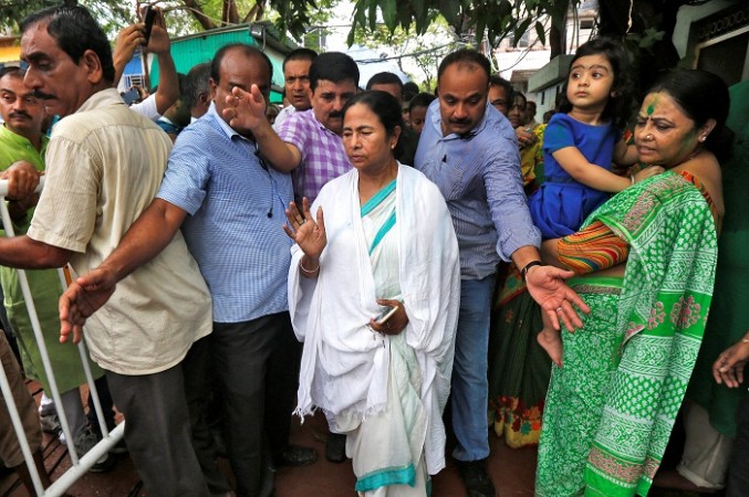 Mamata Banerjee has been forming various development boards in Darjeeling hills. Mamata Banerjee, Darjeeling, West Bengal CM, Gorkhaland, Bimal Gurung