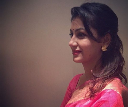 Kumkum Bhagya actress Sriti aka Pragya looks stunning in bikini; poses