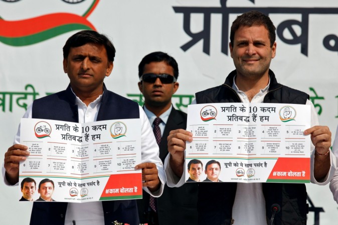 Samajwadi Party (SP) President and Uttar Pradesh Chief Minister Akhilesh Yadav (L), and Congress Vice-President Rahul Gandhi release a common minimum programme in Lucknow, February 11, 2017. Samajwadi Party (SP) President and Uttar Pradesh Chief Minister Akhilesh Yadav (L), and Congress Vice-President Rahul Gandhi