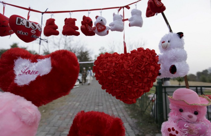 Love is in the air and couples around the world are gearing up for Valentine's Day 2019 Valentine's Day 2019, importance of Valentine's Day
