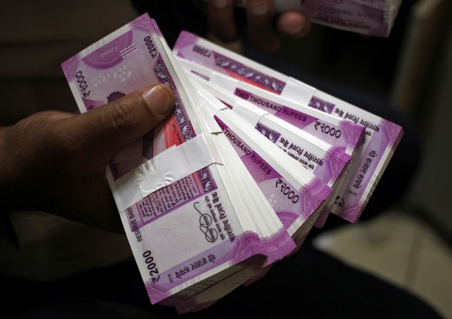 Rupee Hits New Low Of 72 35 On Strong Us Dollar Demand Ibtimes India - 