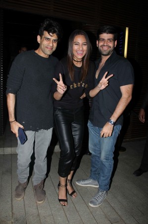Sonakshi Sinha at Badrinath Ki Dulhania success bash Sonakshi Sinha at Badrinath Ki Dulhania success bash