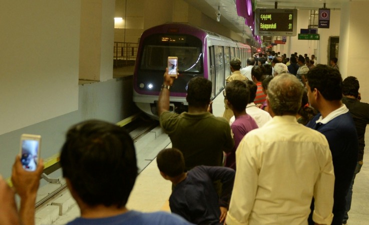The last train from Mysore Road to Baiyappanahalli will leave the metro station on Saturday, 9 pm and vice versa at 9.30 pm. bangalore metro, delhi metro, delhi metro housing scheme, bangalore metro traffic, bangalore metro plans, namma ,metro