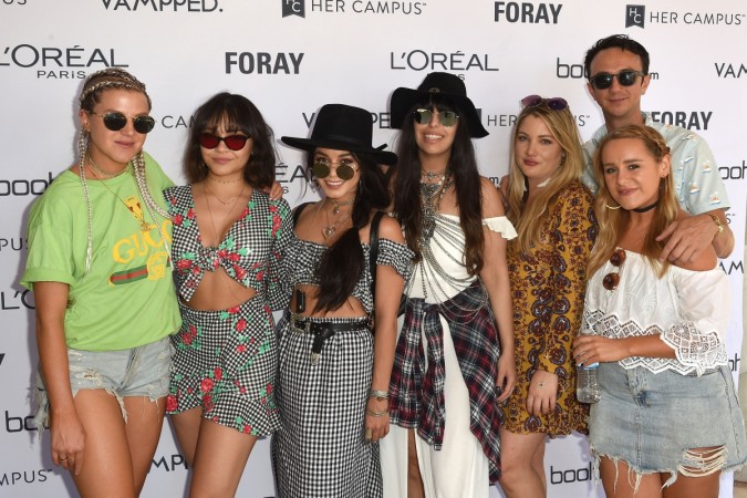 Picture from a Coachella party in 2017. Vanessa Hudgens, Stella Hudgens, Coachella 2017, Coachella 2017 fashion,