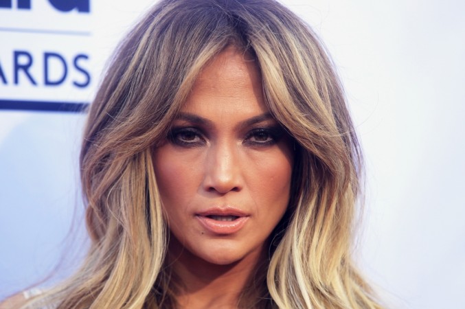 Jennifer Lopez Suffers From Wardrobe Malfunction When Leggings