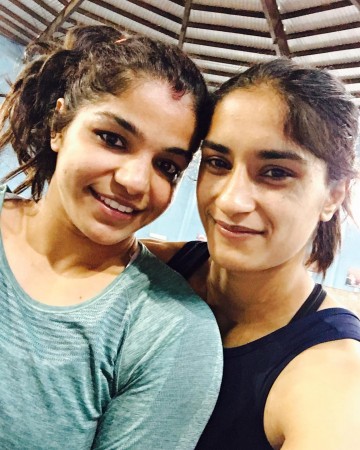 Sakshi Malik and Vinesh Phogat Sakshi Malik and Vineh Phogat