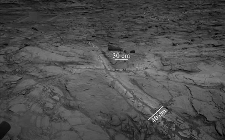 Pale zones called nasa, Pale zones, halos, Curiosity Mars rover, space,