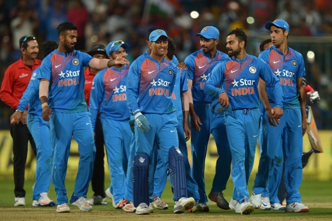 MS Dhoni, Virat Kohli and the India team. India, Dhoni, Kohli, Champions Trophy, Hardik