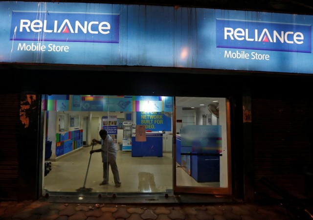 LOTS TO CLEAN UP: A mobile store of Reliance Communications Ltd, controlled by billionaire Anil Ambani, in Kolkata, India, September 10, 2016. reliance communications, anil ambani, rcom debt default, rcom loan default, rcom downgrade, rcom share price, adag, indian telecom sector