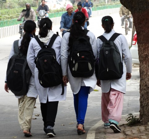 Specialist doctors, techies top pay charts Medical students