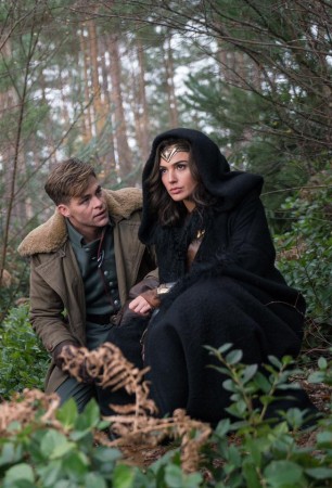 Wonder Woman Gal Gadot and Chris Pine Wonder woman