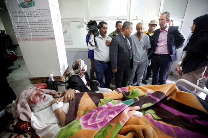 Dominik Stillhart, director of operations for the International Committee of the Red Cross (ICRC), visits patients at a hospital in Sanaa, Yemen, May 12, 2017. Yemen cholera outbreak