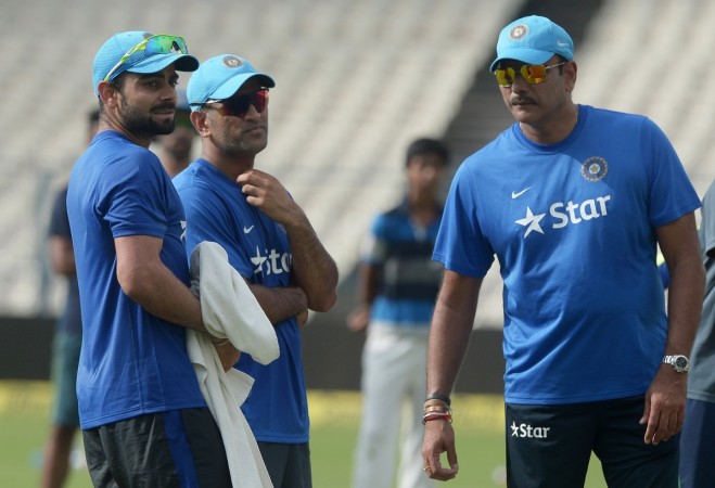 Front runner Shastri (R) reportedly has skipper Kohli's backing Ravi Shastri