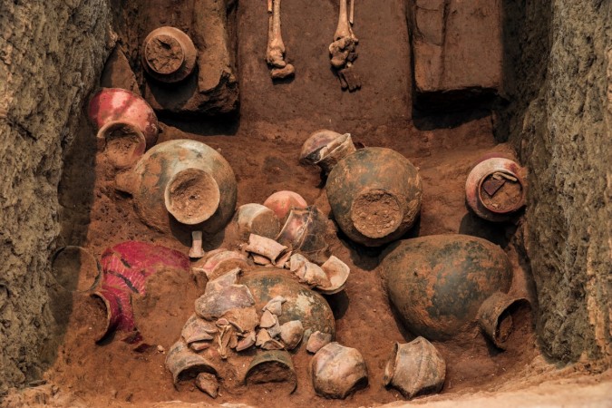 Pottery unearthed in the archaeological dig Grave of giants
