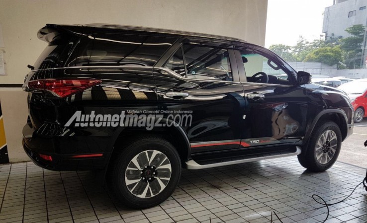 India-bound 2017 Toyota Fortuner TRD Sportivo images 