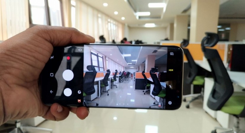 Samsung Galaxy S8 comes with 12MP camera with dual-pixel autofocus, OIS (Optical Image Stabilisation), laser autofocus, f/1.7 aperture and 4K video recording Samsung Galaxy S8, review, images, performance, camera, battery