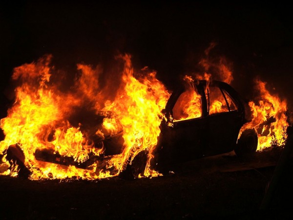 The two occupants of the car was burnt alive after it caught fire on Delhi-Gurugram expressway. (Representative Image) Car fire