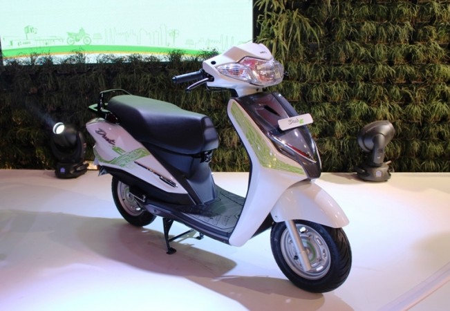 Hero Duet E unveiled at Auto Expo 2016 Hero Duet E, Hero vs Honda, Hero Honda