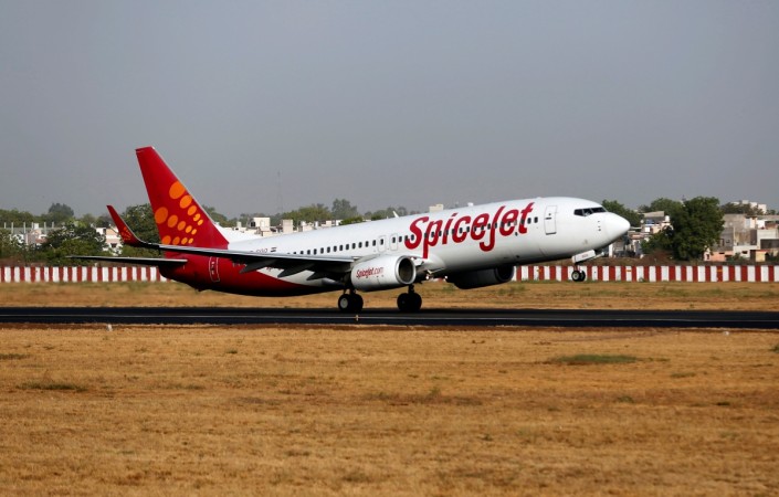 A SpiceJet passenger aircraft takes off from Sardar Vallabhbhai Patel international airport in Ahmedabad in this May 19, 2016 file photo. REUTERS/Amit Dave SpiceJet