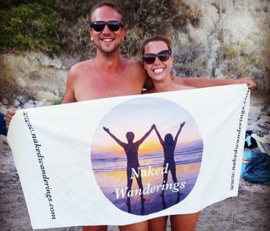 Nick and Lins are travelling naked around the world Naked Wondering