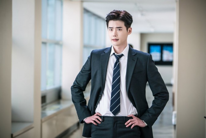 The W actor Lee Jong Suk as prosecutor Jung Jae Chan in SBS romantic thriller While You Were Sleeping. While You Were Sleeping