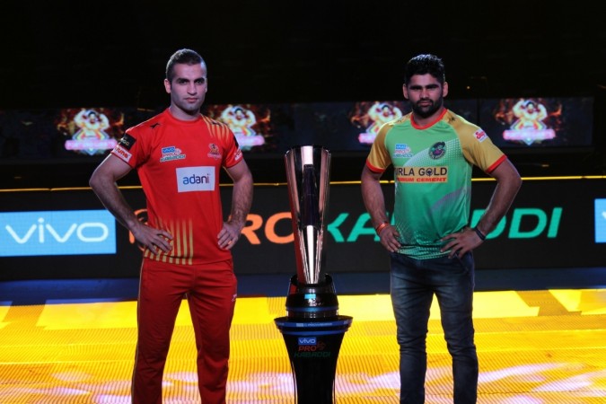 Patna Pirates captain Pardeep Narwal (R) and Gujarat Fortunegiants captain Fazel Atrachali ahead of Pro Kabbadi league match in Chennai pro kabaddi