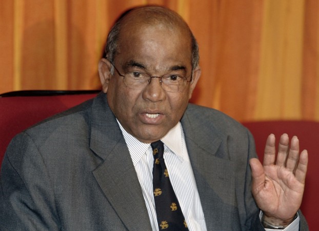 Reserve Bank of India (RBI) Governor Yaga Venugopal Reddy speaks during a news conference after the announcement of India's credit policy in Mumbai January 29, 2008. Y V Reddy