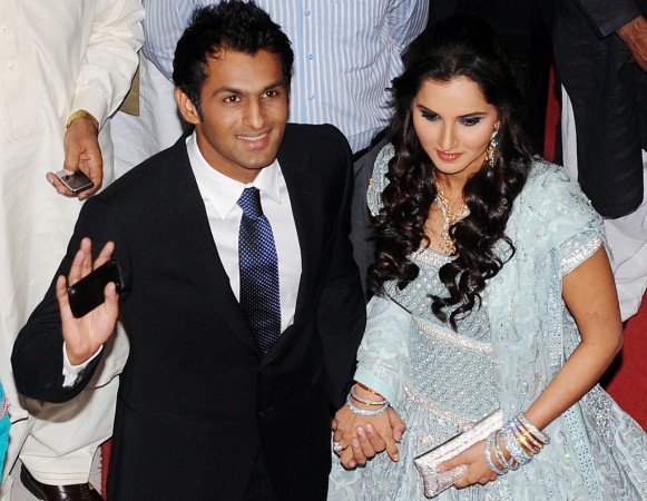 Sania Mirza tries to make an effort to be present in Shoaib Malik's matches. Shoaib Malik, Sania Mirza