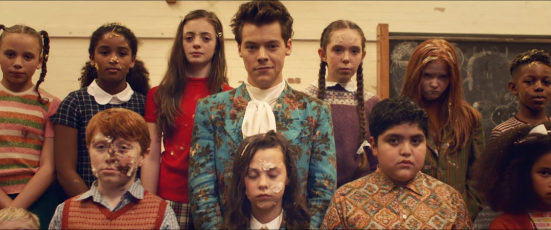 harry-styles-new-music-video-for-kiwi-proves-nobody-knows-his-fans