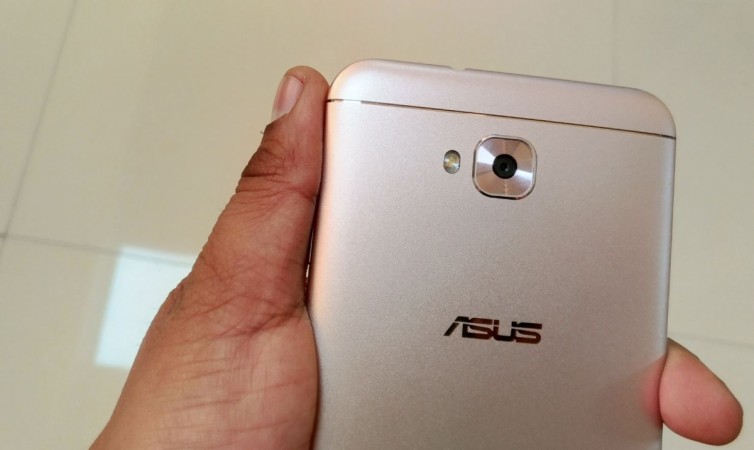 Asus Zenfone 4 Selfie DC comes with 16MP camera with PDAF, LED flash and more Asus, Zenfone 4 Selfie Dual Camera, review, price, specifications,availability