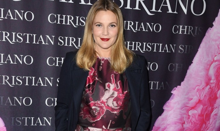 Drew Barrymore attends the release celebration of his book 'Dresses To Dream About' at the Rizzoli Flagship Store Drew Barrymore