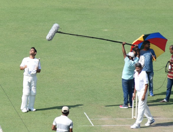 Indian cricketer MS Dhoni and legendary India cricketer Kapil Dev during a shooting at the Eden Gardens in Kolkata on Nov 9, 2017 kapil dev, ms dhoni