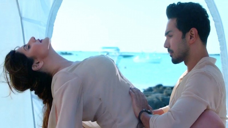 Zareen Khan in Aksar 2 Zareen Khan in Aksar 2