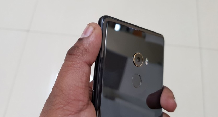 Xiaomi Mi Mix 2 houses feature-rich 12MP shooter with dual-tone LED flash, f/2.0 aperture, 4-axis OIS (Optical Image Stabilisation), PDAF (Phase Detection Auto Focus) and 4K video recording capability. Xiaomi Mi Mix 2, Review, display, design, performance