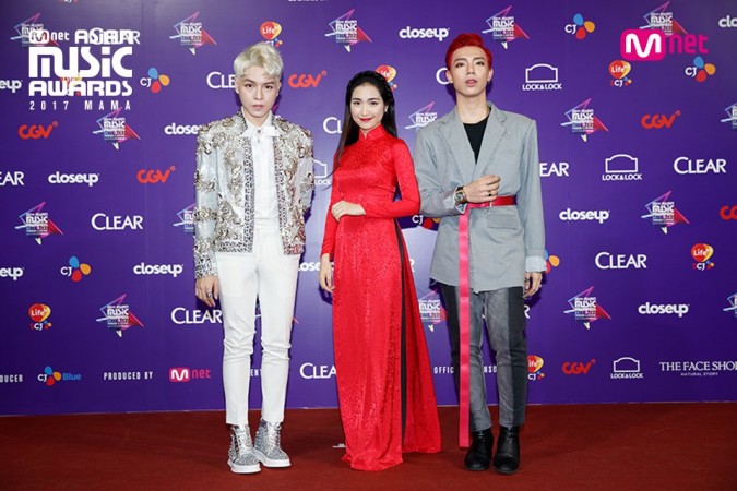 Vietnamese singers Erik, Duc Phuc and Hoa Minzy. MAMA 2017