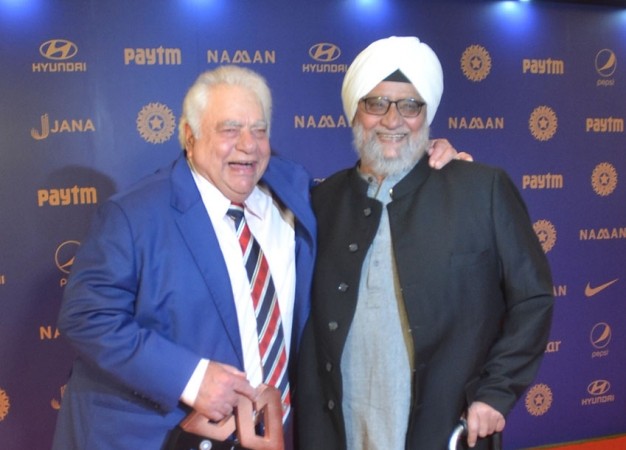 Legendary Indian cricketers Farokh Engineer and Bishan Singh Bedi in 2017 bishan singh bedi