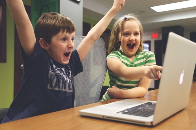 MacBook for children and teachers coming in late March 2018 MacBook for school