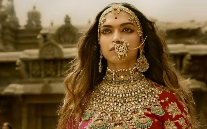 Padmaavat (padmavati) Wins The First Battle, Garners Rave Reviews From 