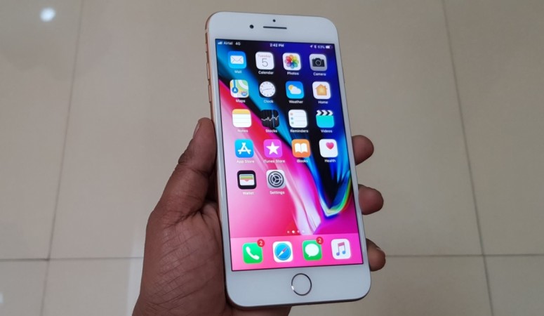 Apple iPhone 8 Plus comes with the True Tone display we see in the iPad Pro series. Apple, iPhone 8 Plus, review, design language