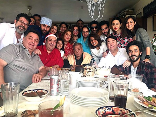 Shashi Kapoor's 2016 family picture. Shashi Kapoor's 2016 family picture