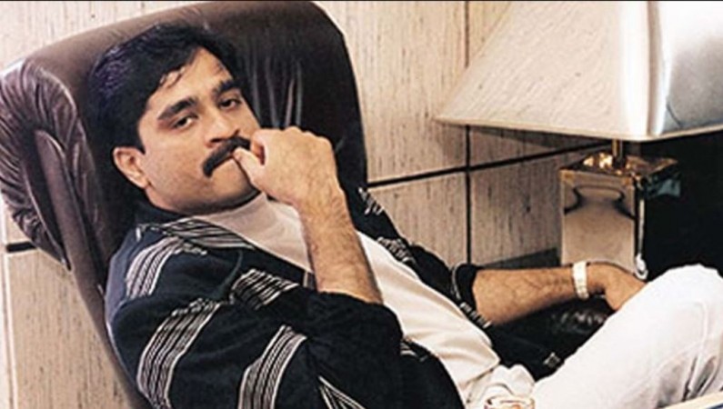 Dey was also witting about Dawood Ibrahim in his book. Dawood Ibrahim