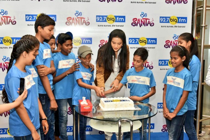 Amruta Fadnavis was trolled for being part of a pre-Christmas event in Mumbai on Tuesday, December 13. Amruta Fadnavis 111