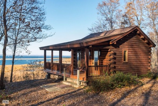 Brad Pitt and Angelina Jolie rented this Long Island home Brad Pitt and Angelina Jolie rented this Long Island home