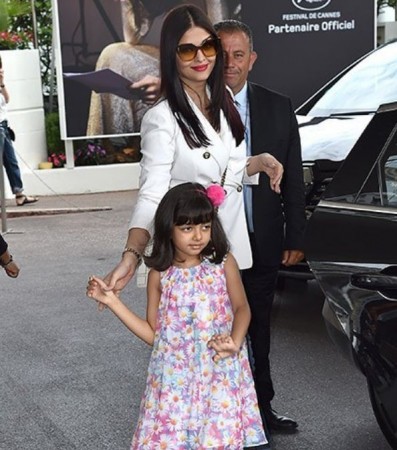 Aishwarya Rai Bachchan with daughter Aaradhya Aishwarya Rai Bachchan