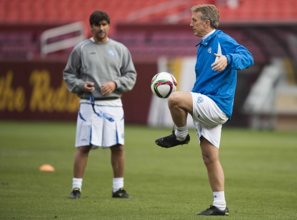 BFC coach Albert Roca albert roca, bfc