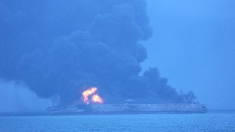 Representational Image Iranian tanker collides with Chinese vessel
