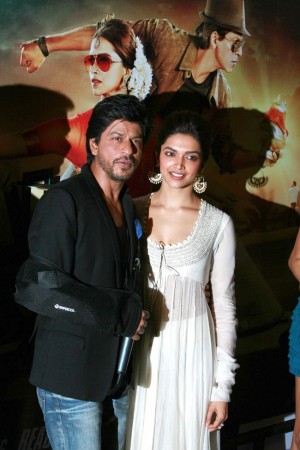 Shah Rukh Khan, Deepika Padukone Shah Rukh Khan, Deepika Padukone