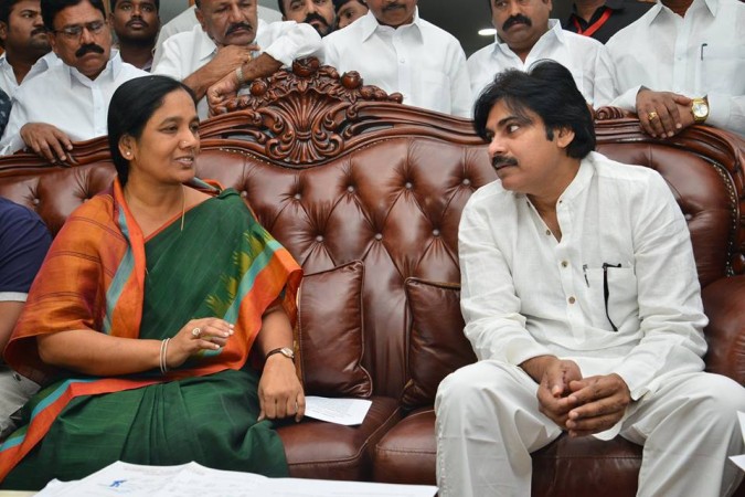 Pawan Kalyan with Paritala Sunitha at her residence Pawan Kalyan with Paritala Sunitha at her residence